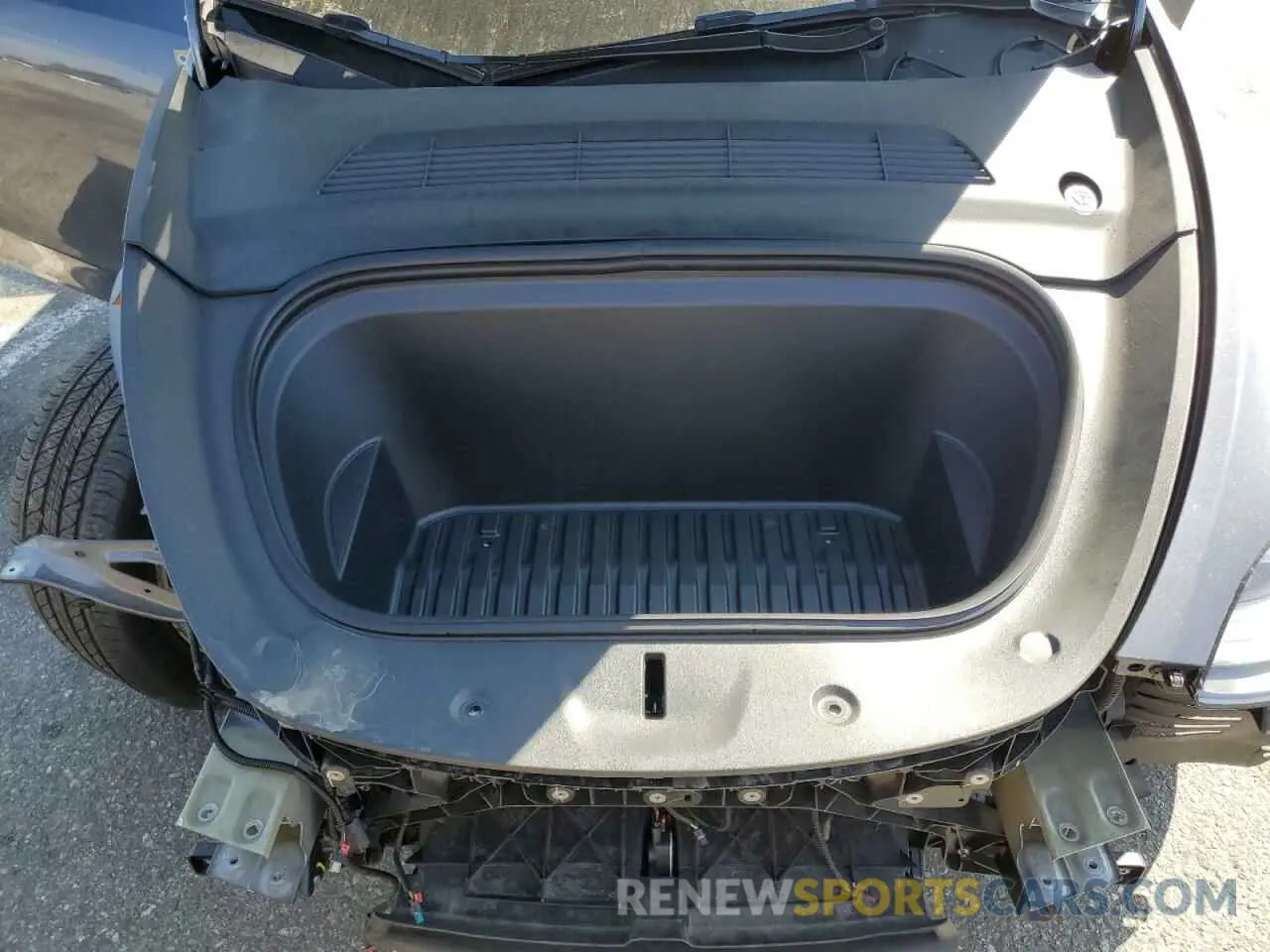 12 Photograph of a damaged car 7SAYGAEE5NF553408 TESLA MODEL Y 2022