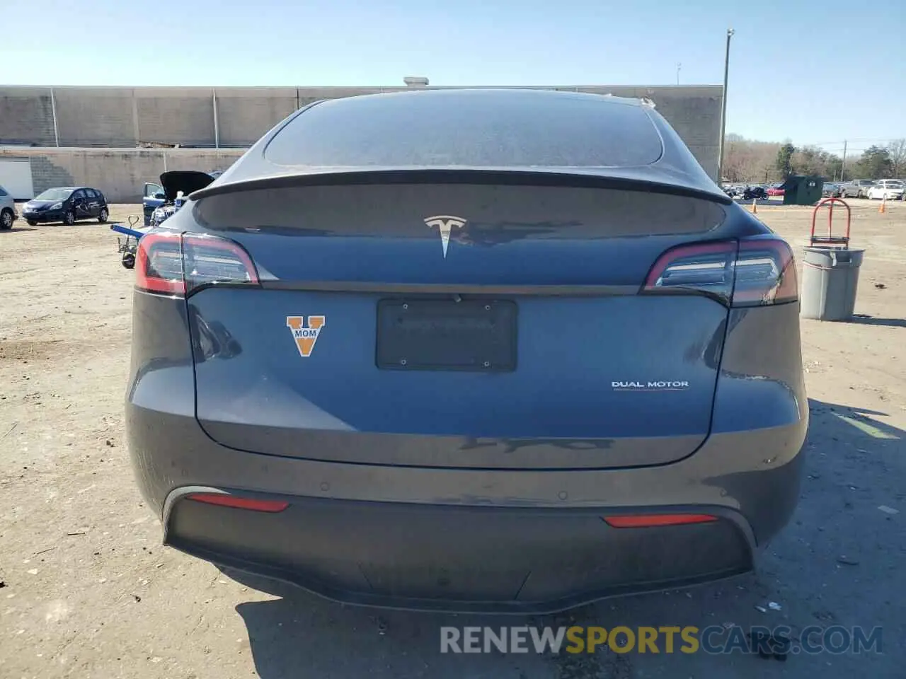 6 Photograph of a damaged car 7SAYGAEE5NF573044 TESLA MODEL Y 2022