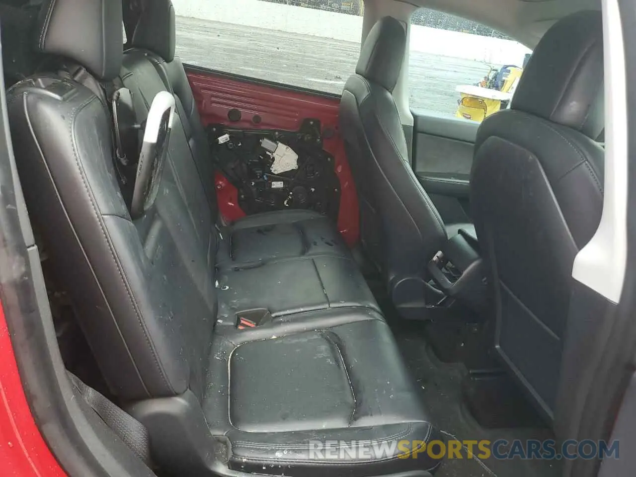10 Photograph of a damaged car 7SAYGAEE6NF348163 TESLA MODEL Y 2022