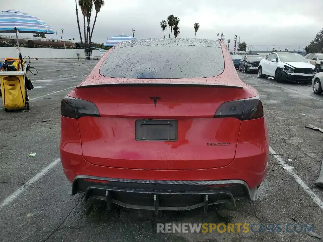 6 Photograph of a damaged car 7SAYGAEE6NF348163 TESLA MODEL Y 2022