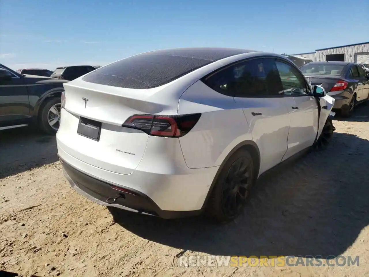 4 Photograph of a damaged car 7SAYGAEE6NF358935 TESLA MODEL Y 2022