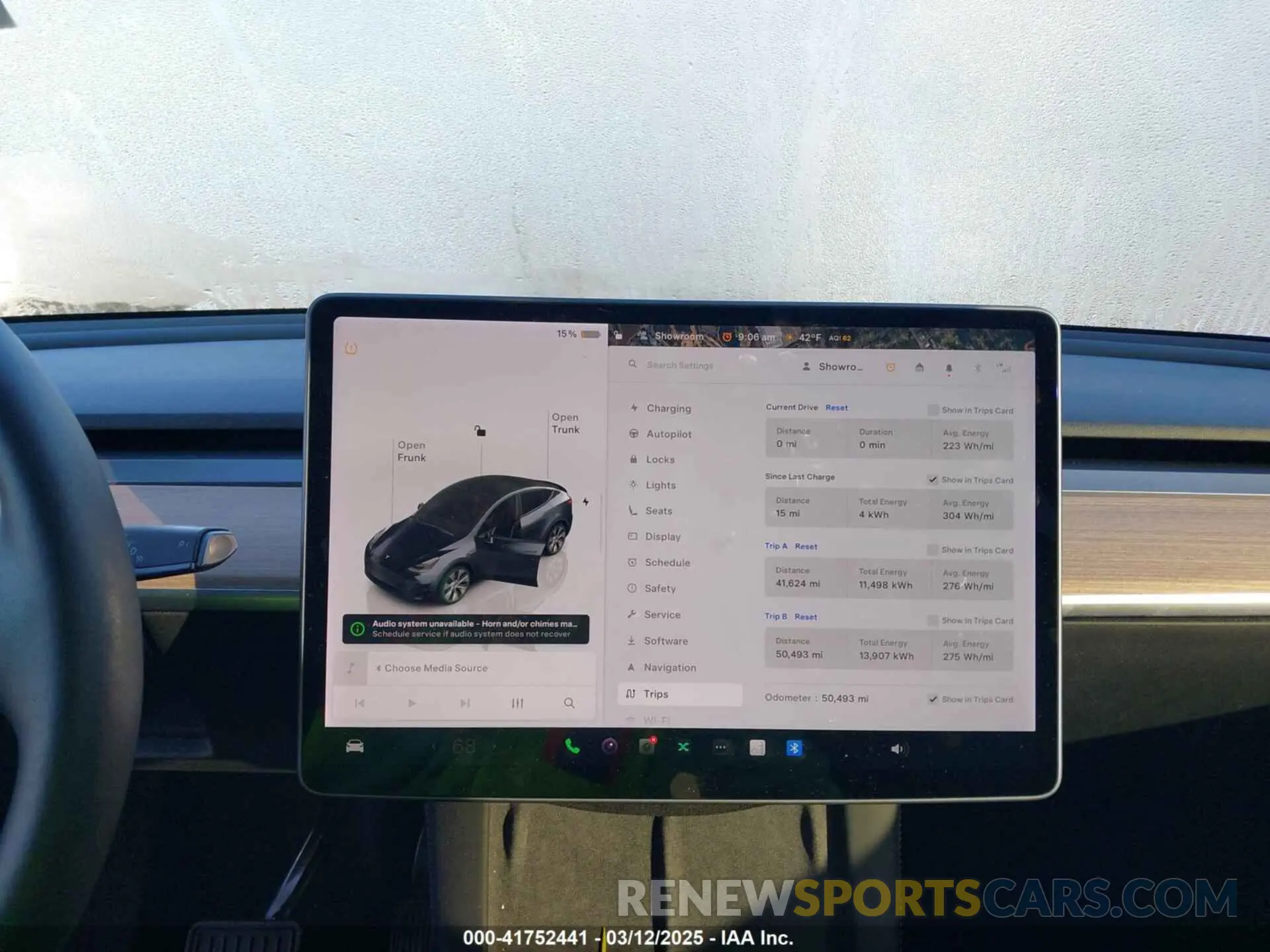 18 Photograph of a damaged car 7SAYGAEE6NF361883 TESLA MODEL Y 2022