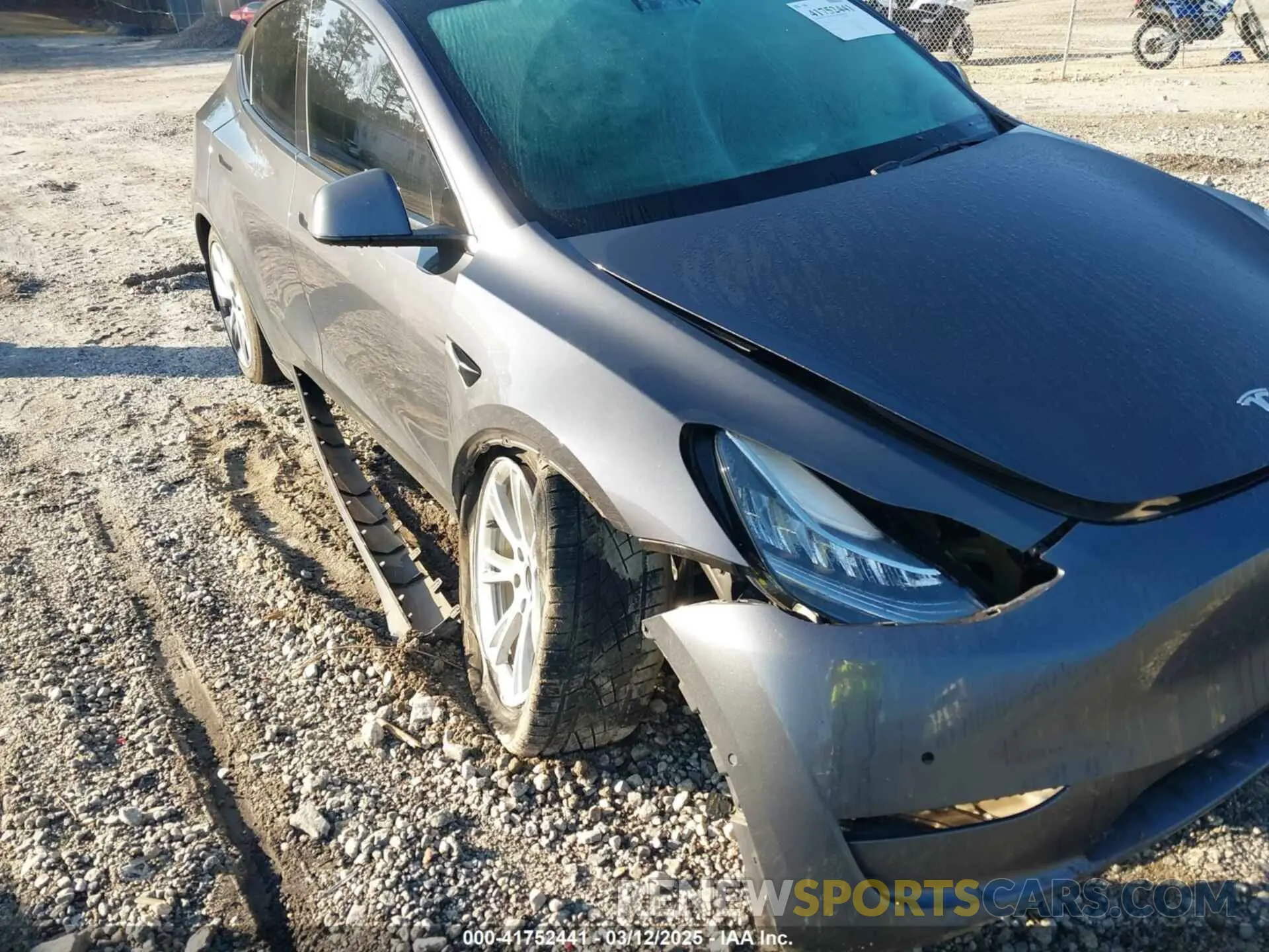 6 Photograph of a damaged car 7SAYGAEE6NF361883 TESLA MODEL Y 2022