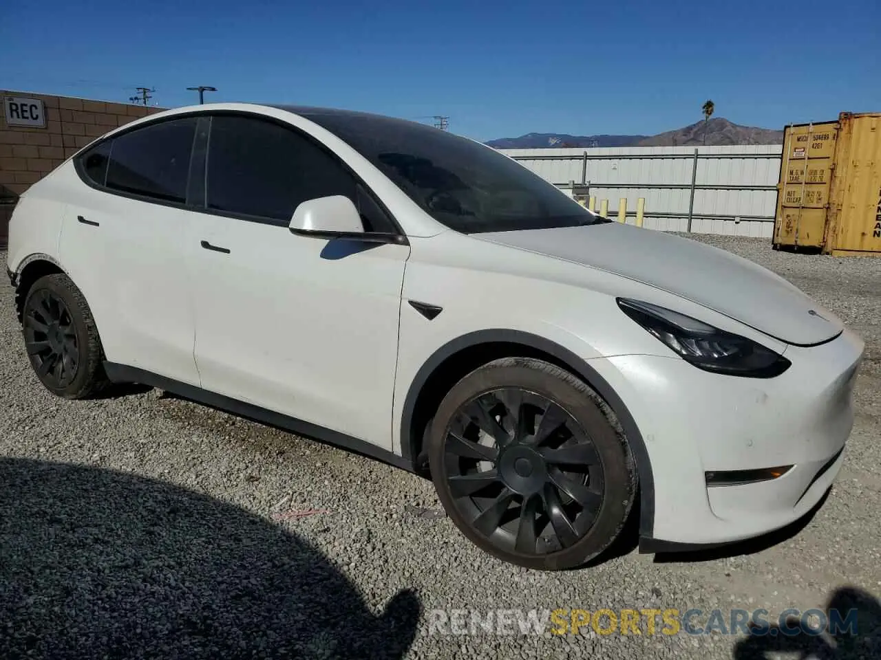 4 Photograph of a damaged car 7SAYGAEE6NF456296 TESLA MODEL Y 2022