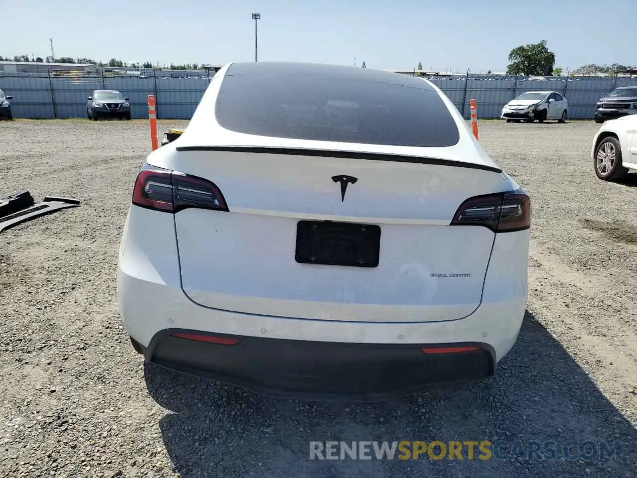 6 Photograph of a damaged car 7SAYGAEE6NF492070 TESLA MODEL Y 2022