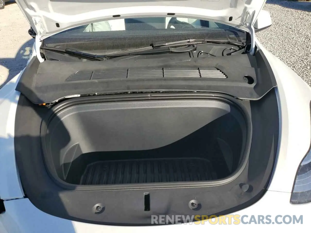 12 Photograph of a damaged car 7SAYGAEE6NF505383 TESLA MODEL Y 2022
