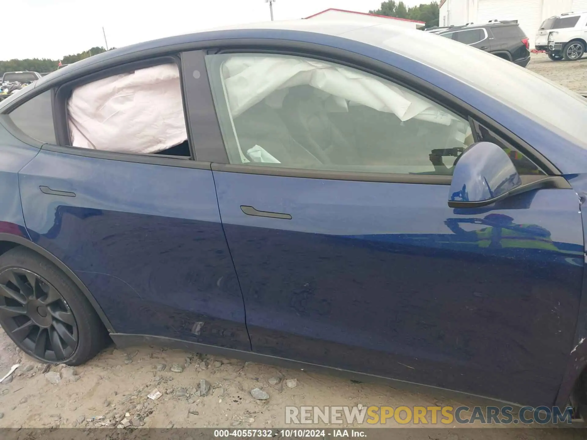 12 Photograph of a damaged car 7SAYGAEE6NF515816 TESLA MODEL Y 2022