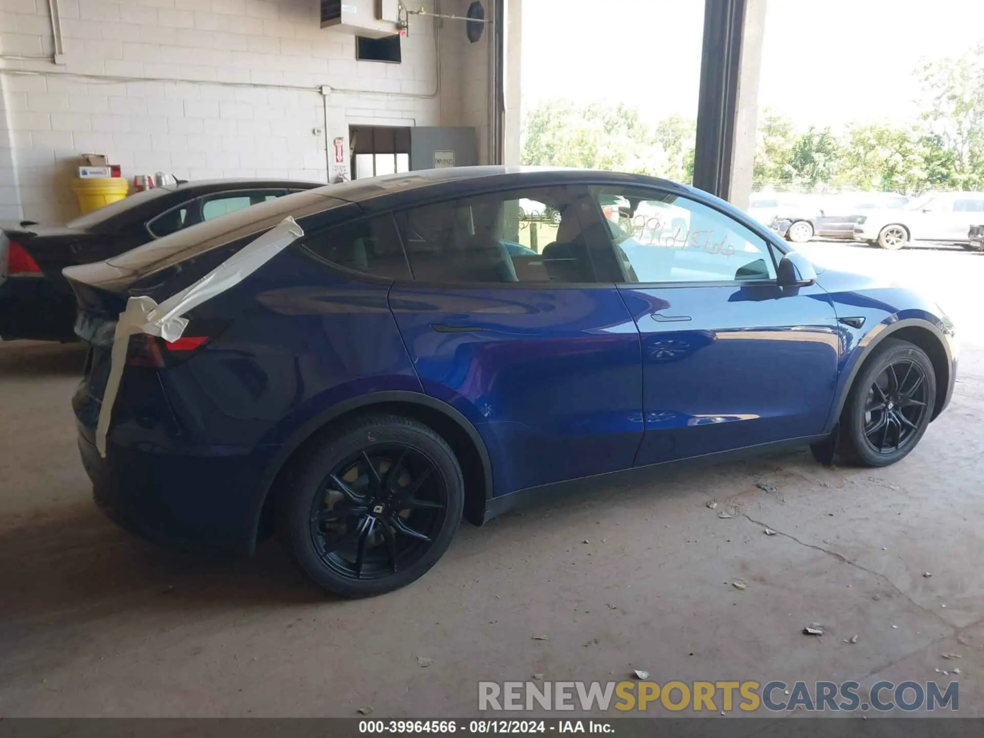 13 Photograph of a damaged car 7SAYGAEE6NF524256 TESLA MODEL Y 2022