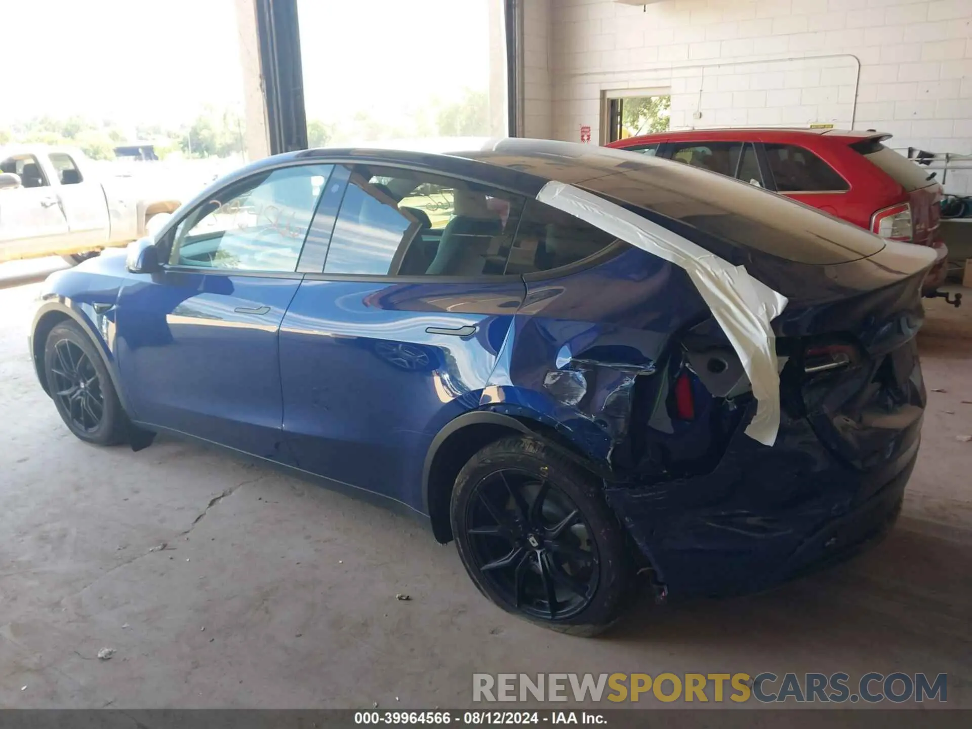 14 Photograph of a damaged car 7SAYGAEE6NF524256 TESLA MODEL Y 2022
