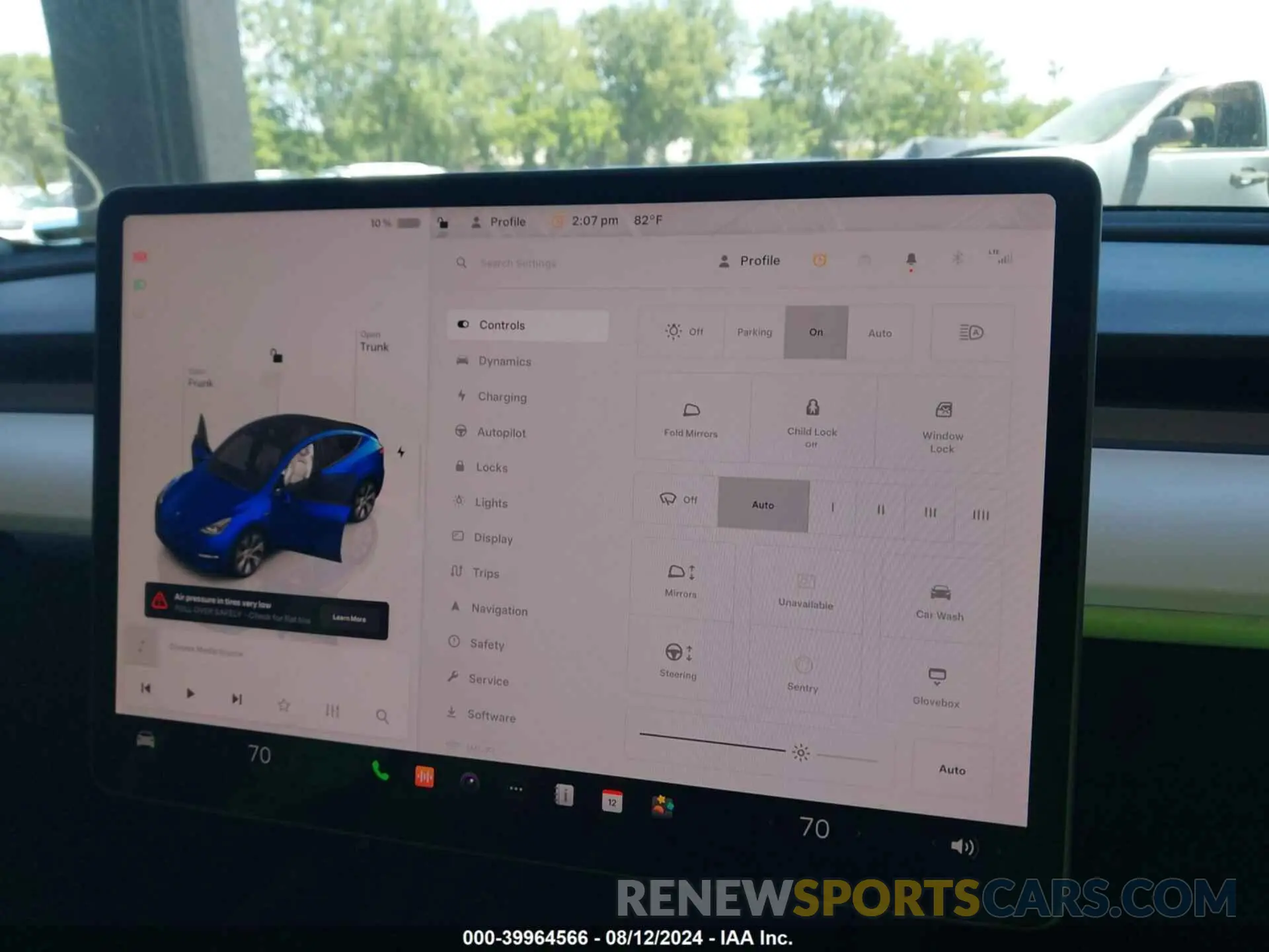15 Photograph of a damaged car 7SAYGAEE6NF524256 TESLA MODEL Y 2022