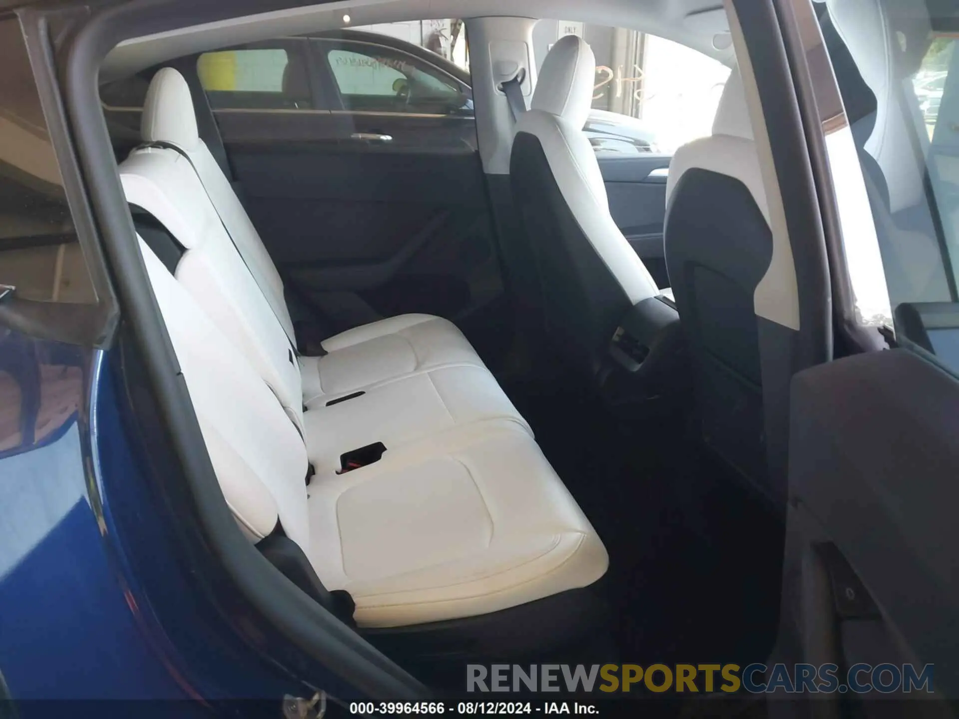 8 Photograph of a damaged car 7SAYGAEE6NF524256 TESLA MODEL Y 2022