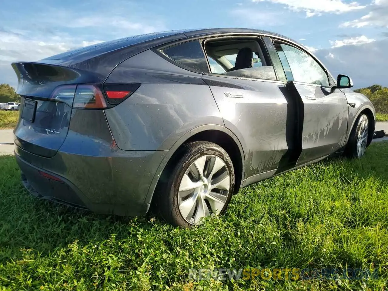 3 Photograph of a damaged car 7SAYGAEE6NF576132 TESLA MODEL Y 2022
