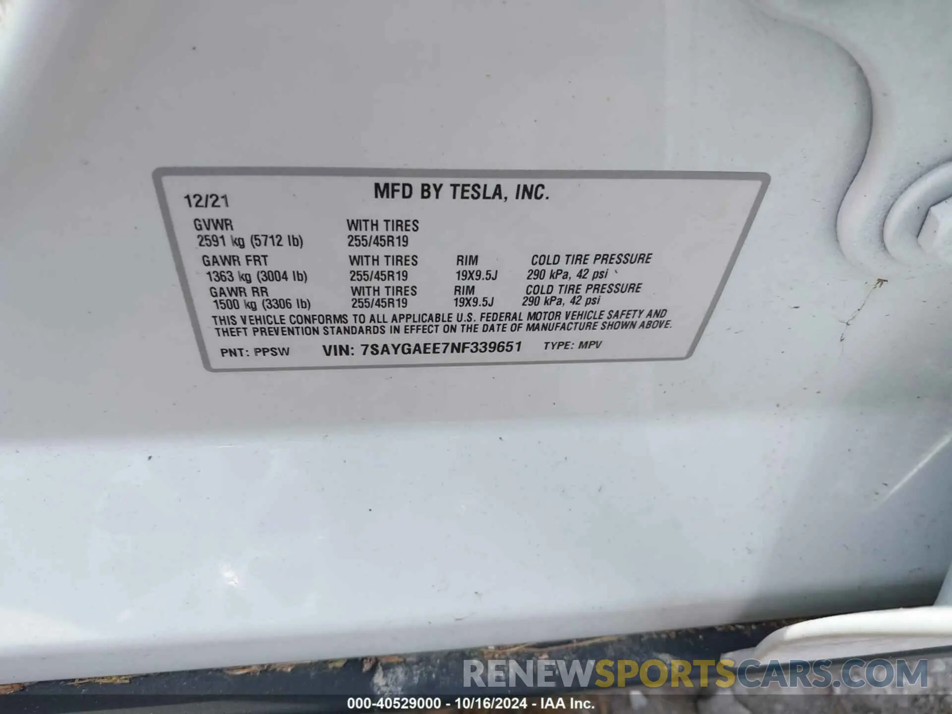 9 Photograph of a damaged car 7SAYGAEE7NF339651 TESLA MODEL Y 2022