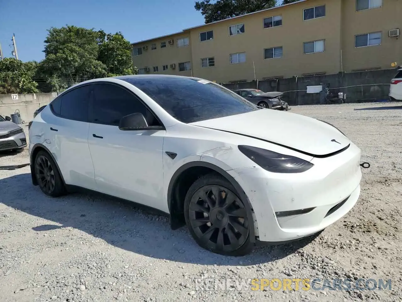 4 Photograph of a damaged car 7SAYGAEE7NF348088 TESLA MODEL Y 2022