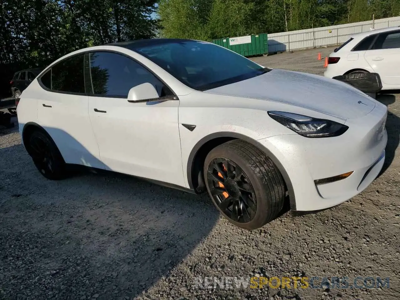 4 Photograph of a damaged car 7SAYGAEE7NF376795 TESLA MODEL Y 2022