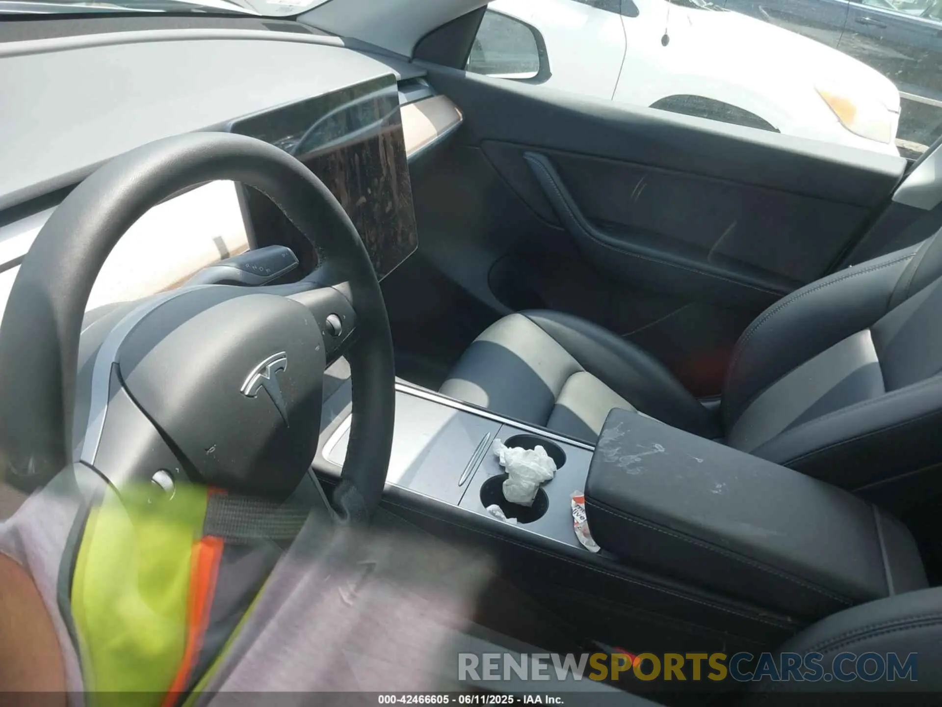 7 Photograph of a damaged car 7SAYGAEE7NF384783 TESLA MODEL Y 2022