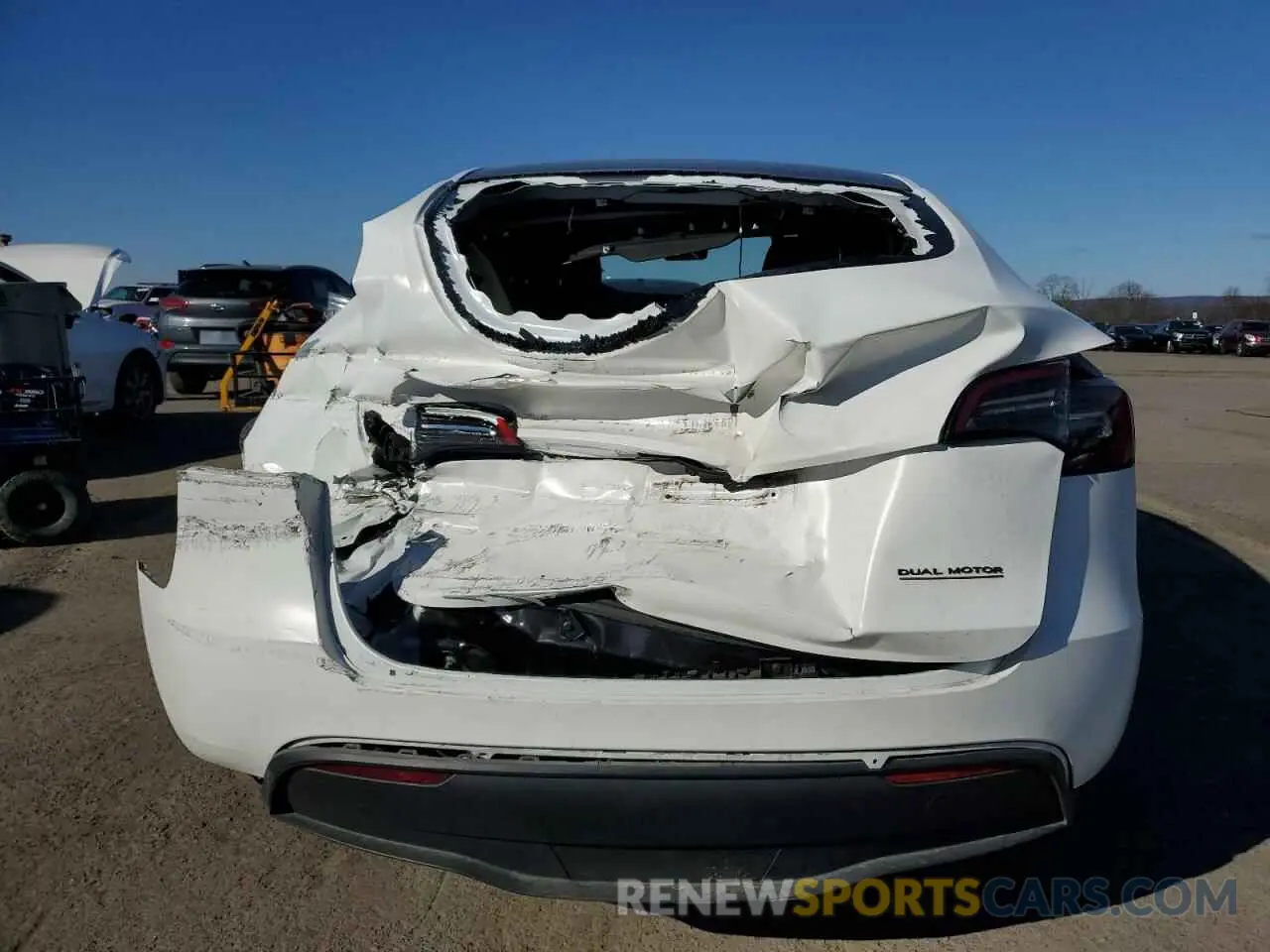 6 Photograph of a damaged car 7SAYGAEE7NF429253 TESLA MODEL Y 2022