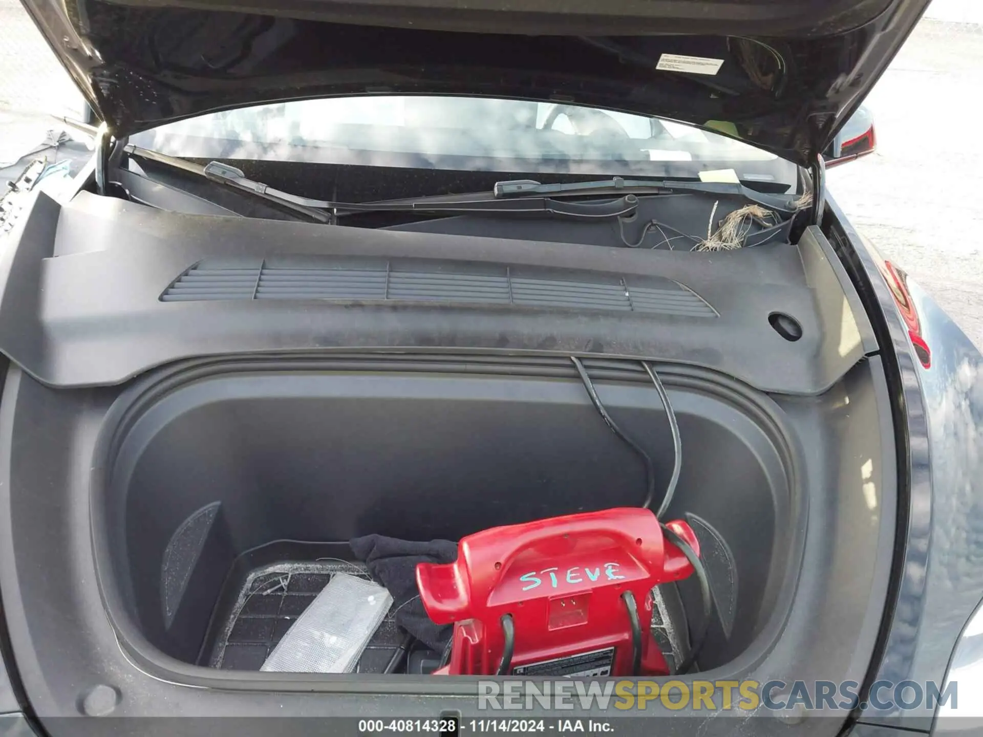 10 Photograph of a damaged car 7SAYGAEE8NF428841 TESLA MODEL Y 2022