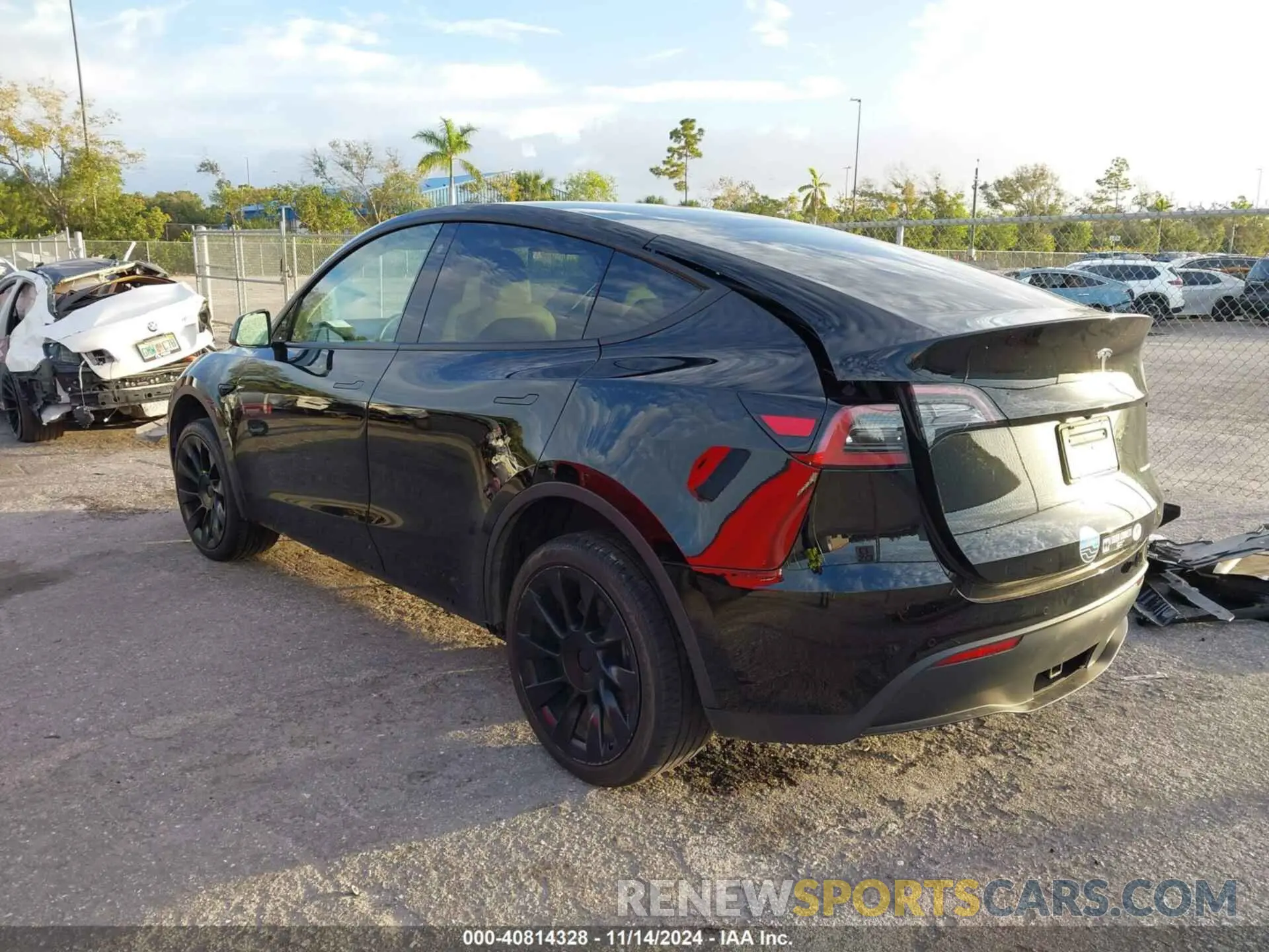 3 Photograph of a damaged car 7SAYGAEE8NF428841 TESLA MODEL Y 2022
