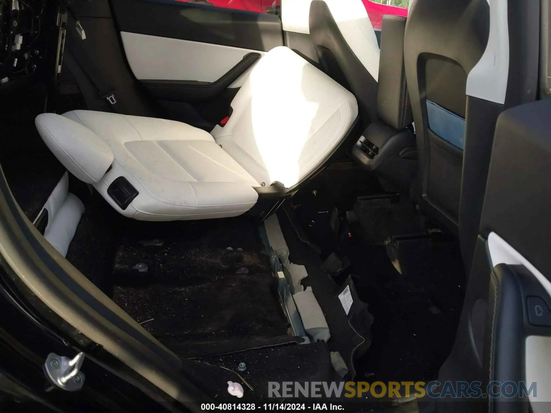 8 Photograph of a damaged car 7SAYGAEE8NF428841 TESLA MODEL Y 2022