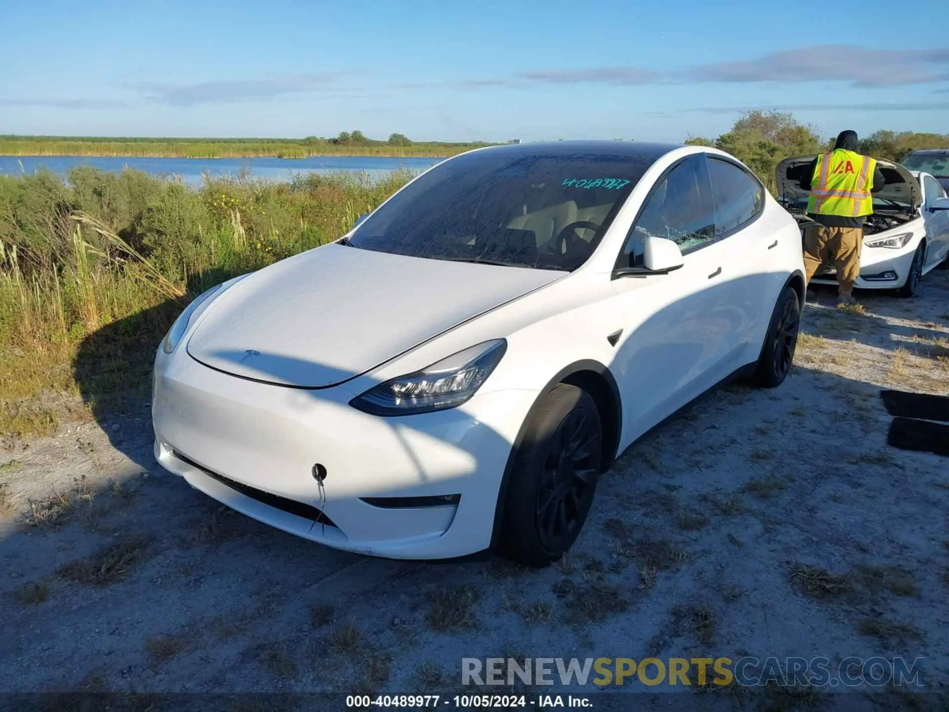 2 Photograph of a damaged car 7SAYGAEE8NF468529 TESLA MODEL Y 2022