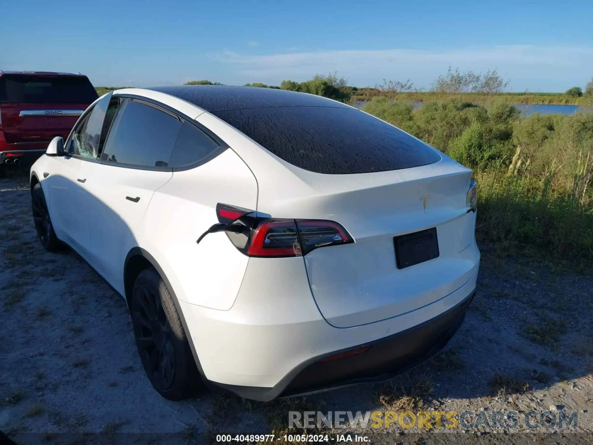 3 Photograph of a damaged car 7SAYGAEE8NF468529 TESLA MODEL Y 2022