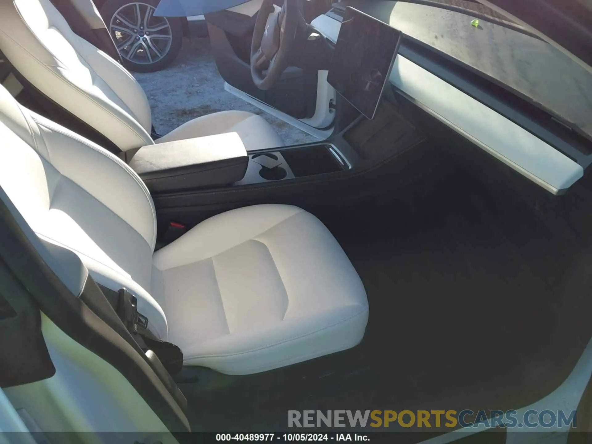 5 Photograph of a damaged car 7SAYGAEE8NF468529 TESLA MODEL Y 2022