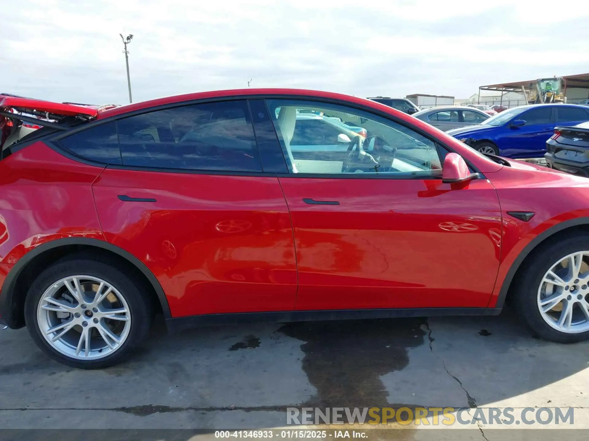 13 Photograph of a damaged car 7SAYGAEE8NF506843 TESLA MODEL Y 2022