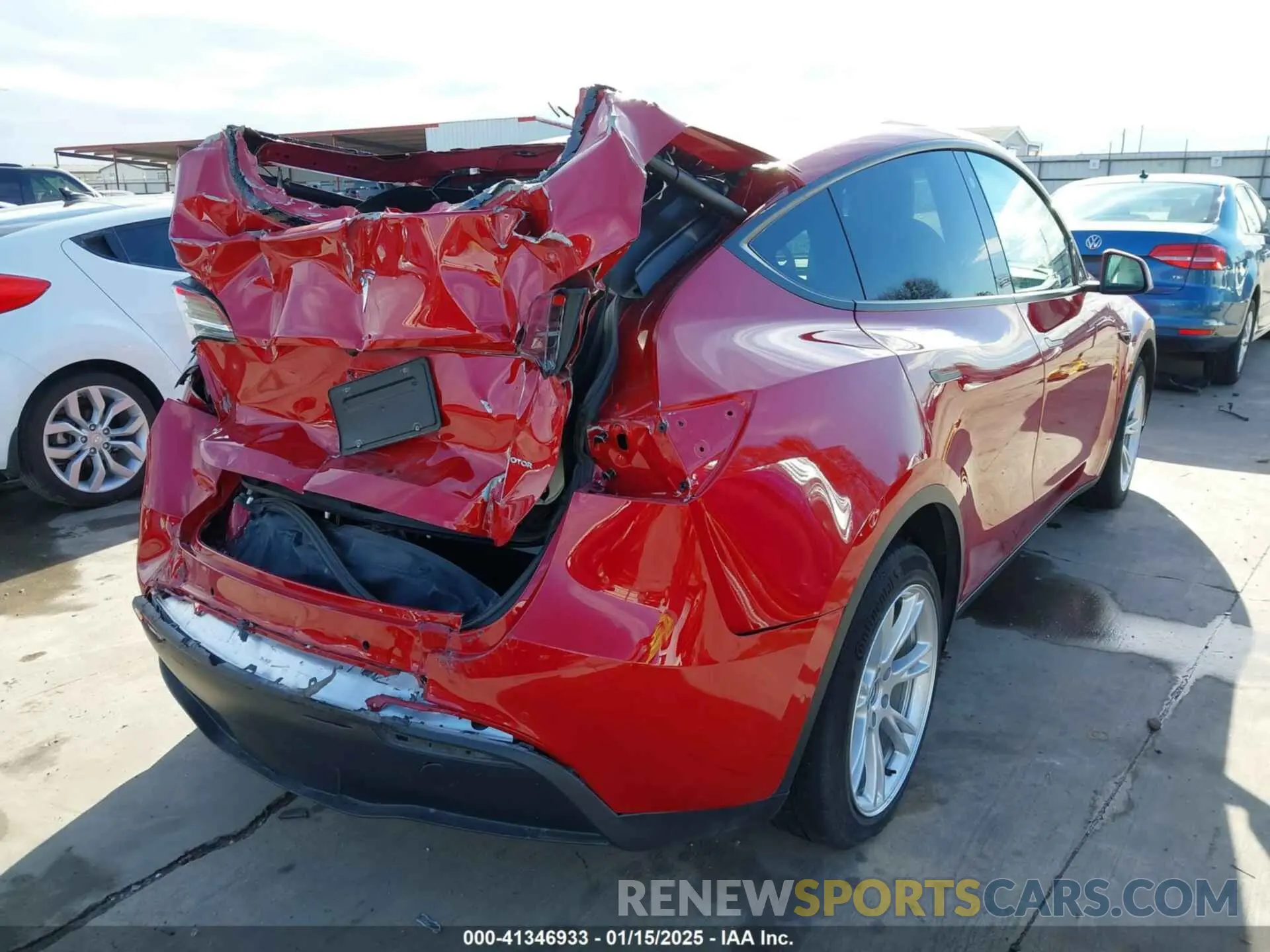 4 Photograph of a damaged car 7SAYGAEE8NF506843 TESLA MODEL Y 2022