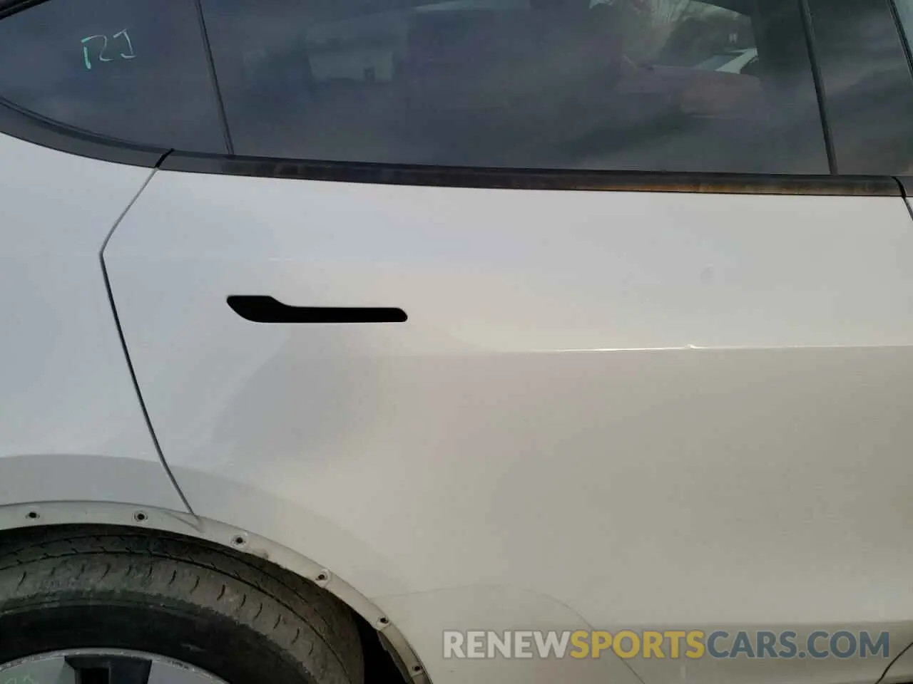 10 Photograph of a damaged car 7SAYGAEE8NF508589 TESLA MODEL Y 2022