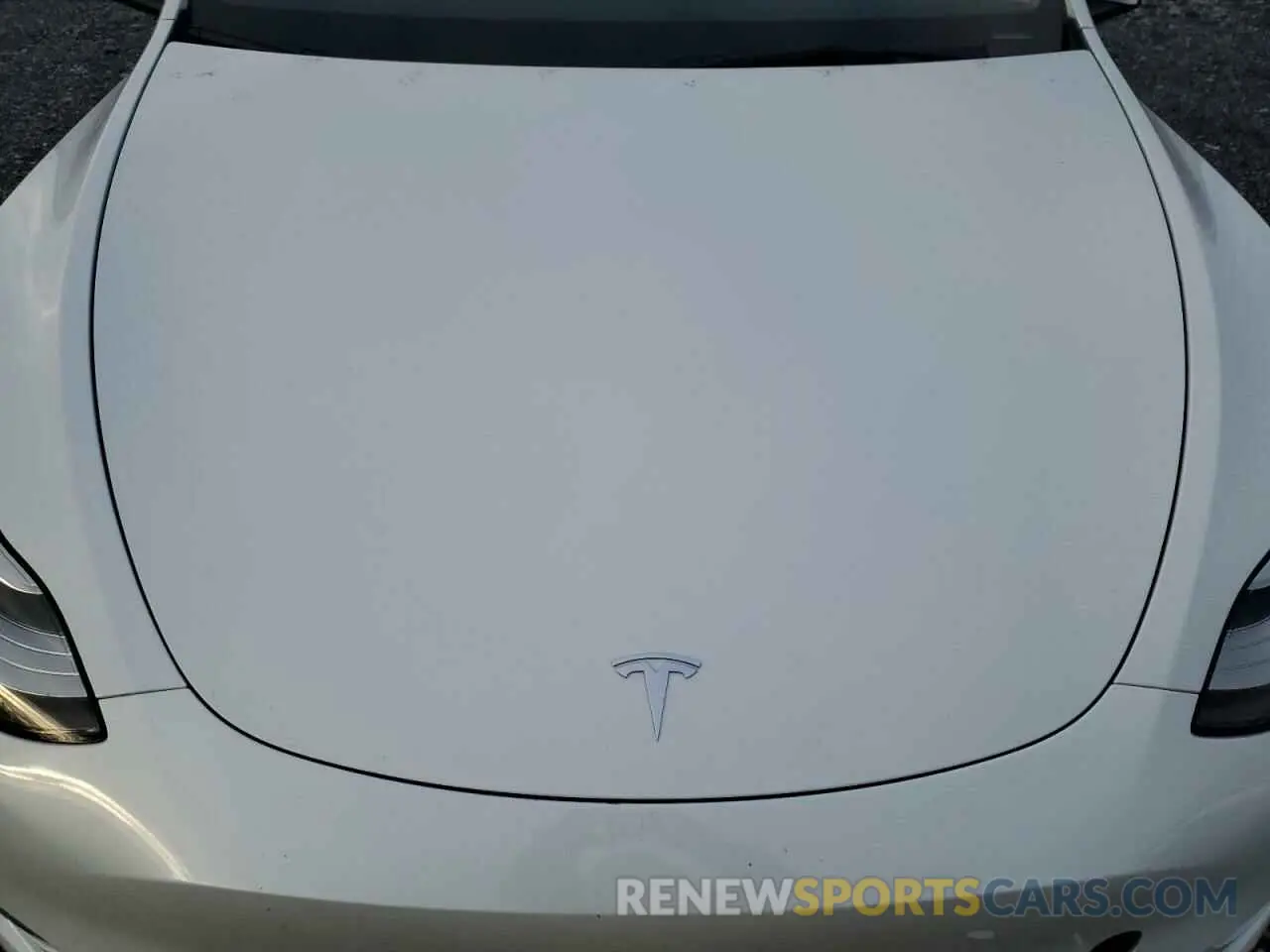 11 Photograph of a damaged car 7SAYGAEE8NF508589 TESLA MODEL Y 2022