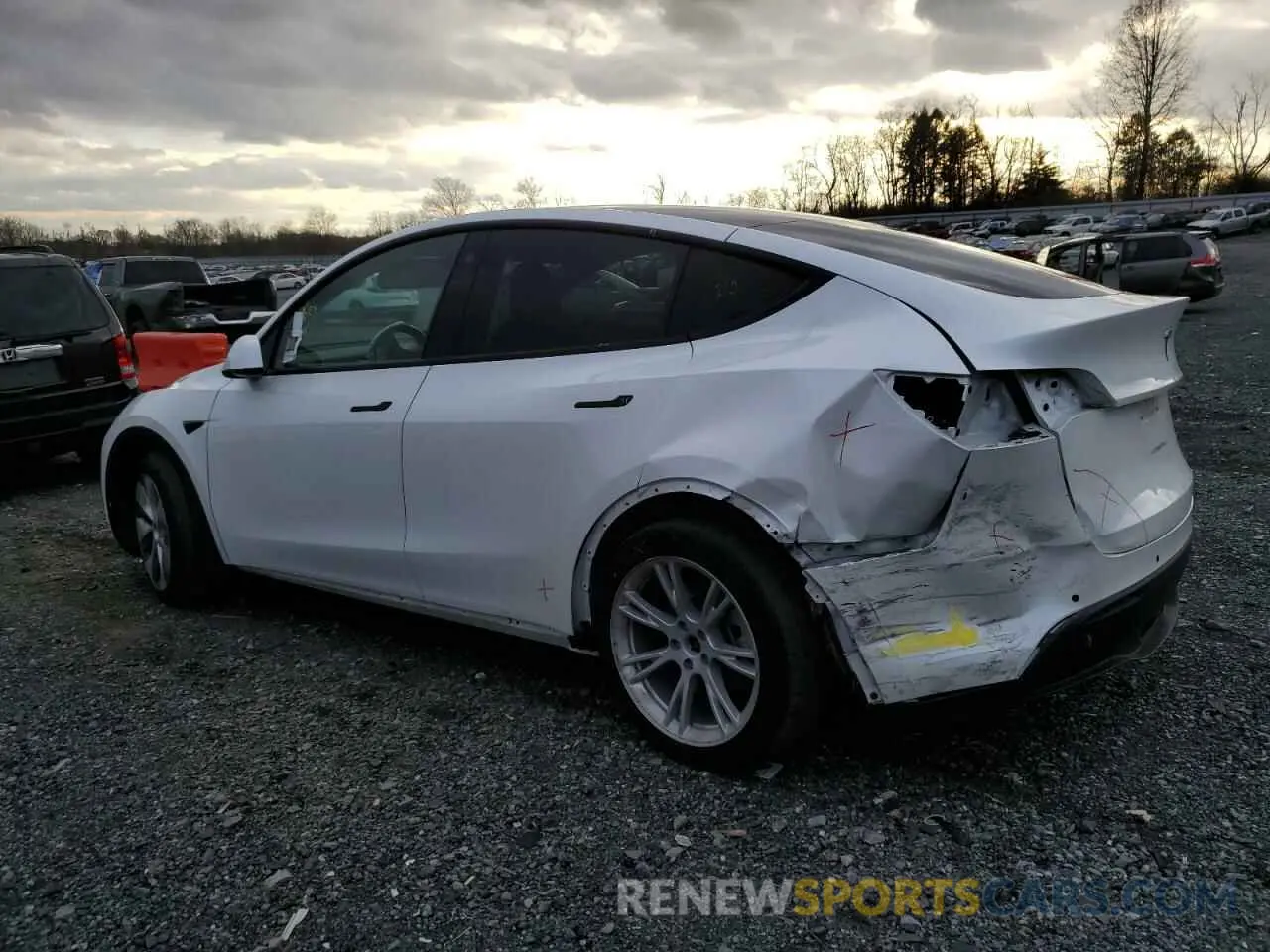 2 Photograph of a damaged car 7SAYGAEE8NF508589 TESLA MODEL Y 2022
