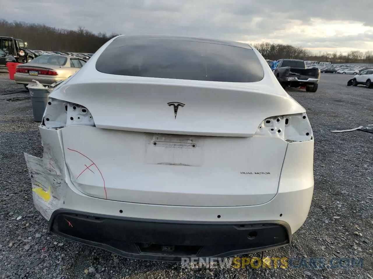 6 Photograph of a damaged car 7SAYGAEE8NF508589 TESLA MODEL Y 2022