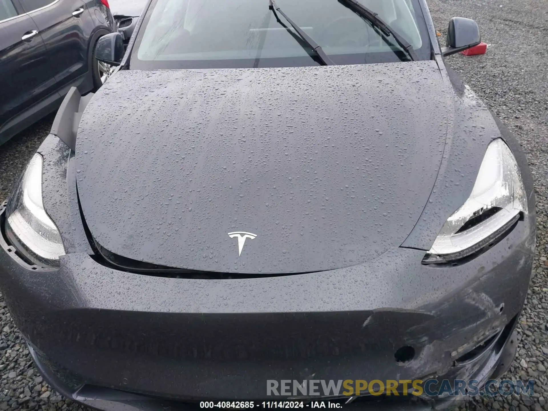 10 Photograph of a damaged car 7SAYGAEE8NF570624 TESLA MODEL Y 2022