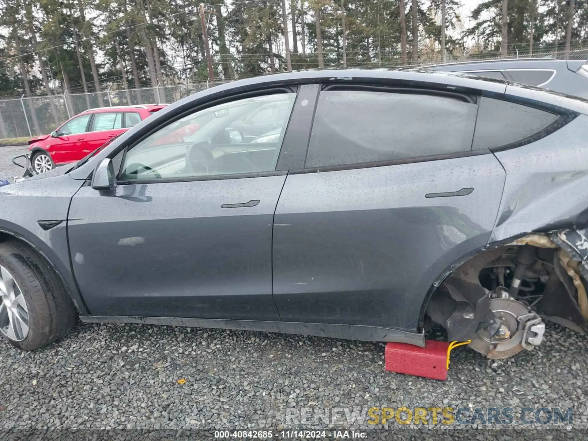 15 Photograph of a damaged car 7SAYGAEE8NF570624 TESLA MODEL Y 2022