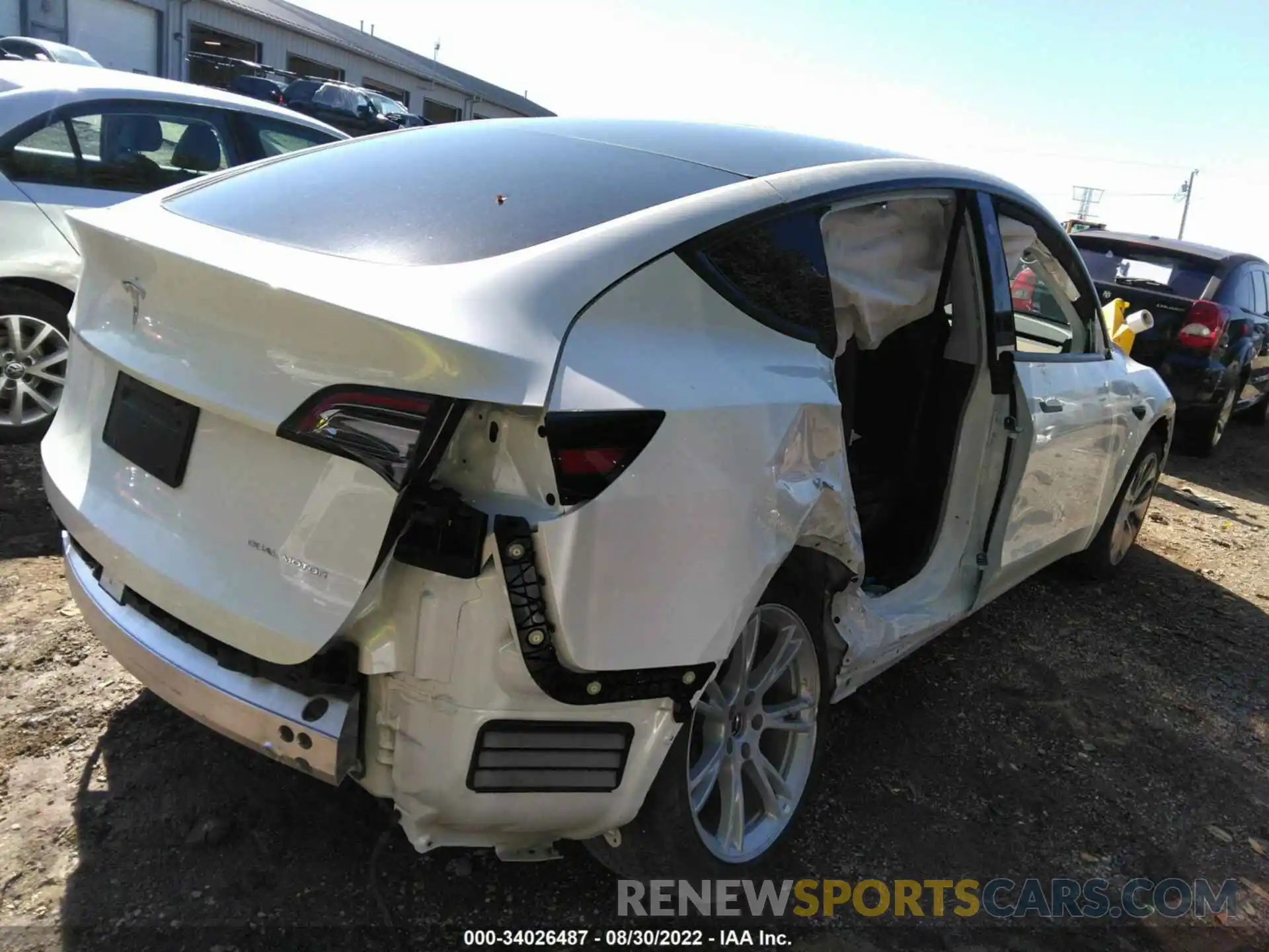 4 Photograph of a damaged car 7SAYGAEE9NF335861 TESLA MODEL Y 2022