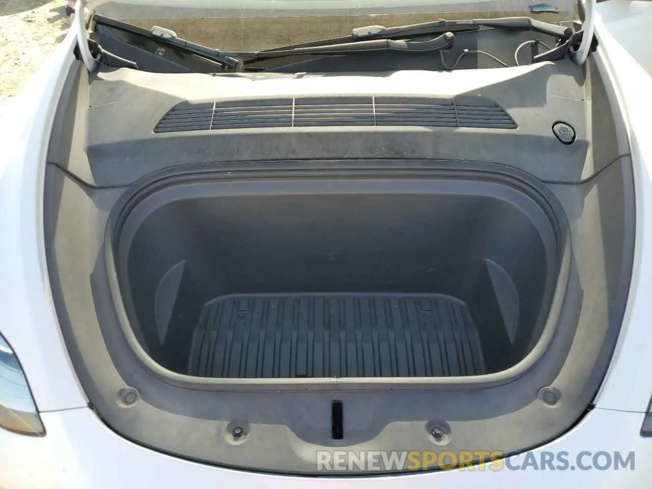 11 Photograph of a damaged car 7SAYGAEE9NF352658 TESLA MODEL Y 2022