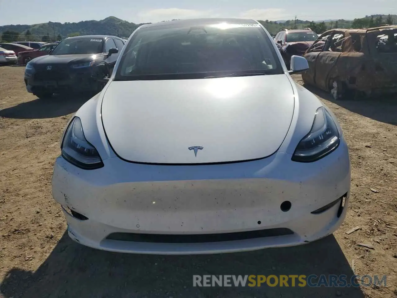 5 Photograph of a damaged car 7SAYGAEE9NF352658 TESLA MODEL Y 2022