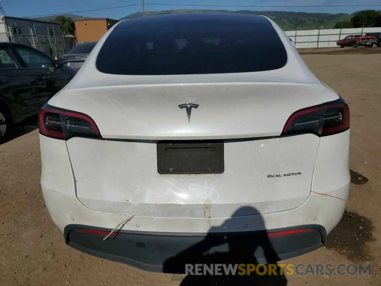 6 Photograph of a damaged car 7SAYGAEE9NF352658 TESLA MODEL Y 2022