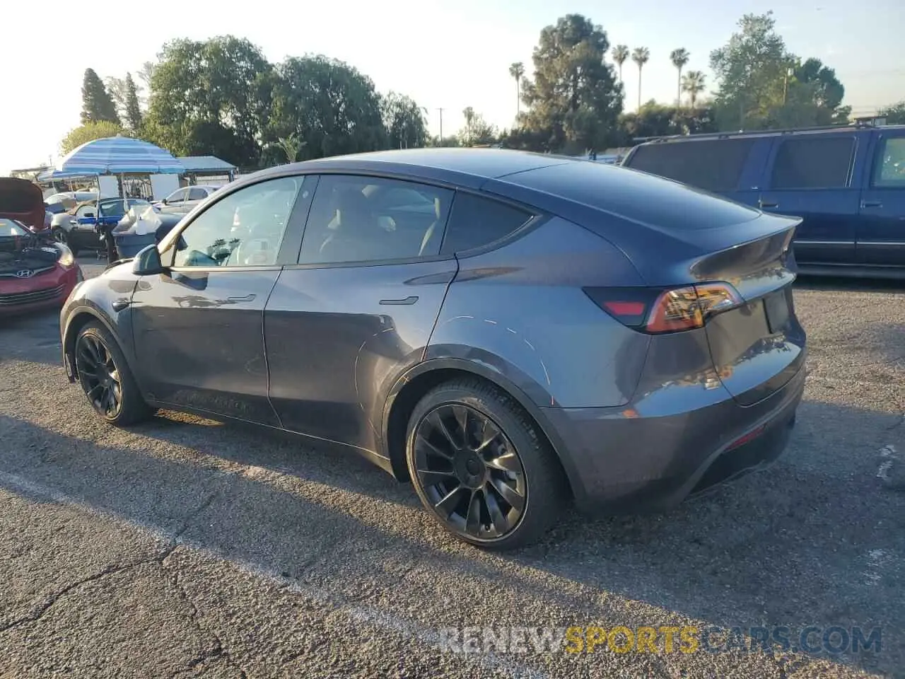 2 Photograph of a damaged car 7SAYGAEE9NF366382 TESLA MODEL Y 2022