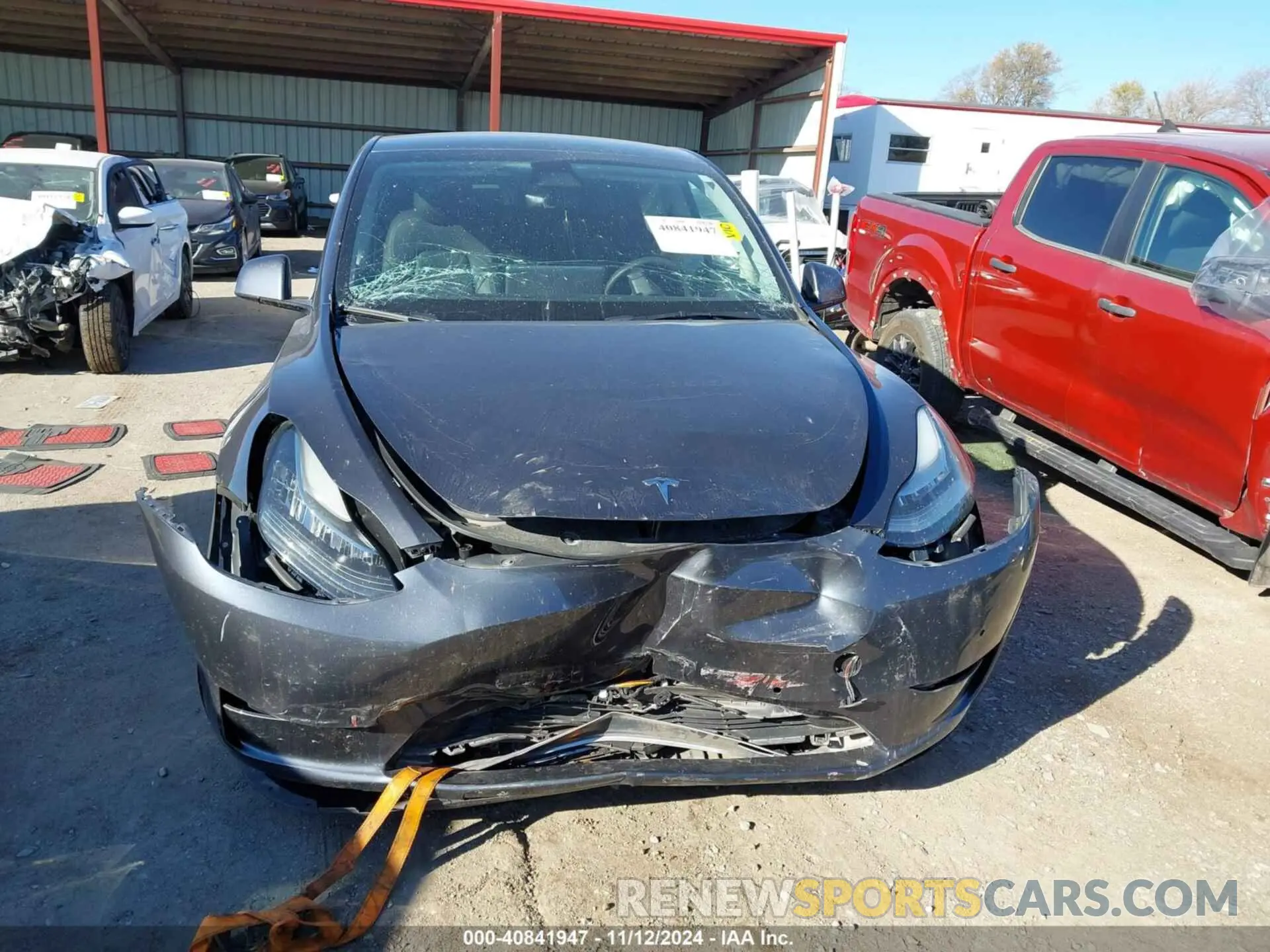 11 Photograph of a damaged car 7SAYGAEE9NF398040 TESLA MODEL Y 2022
