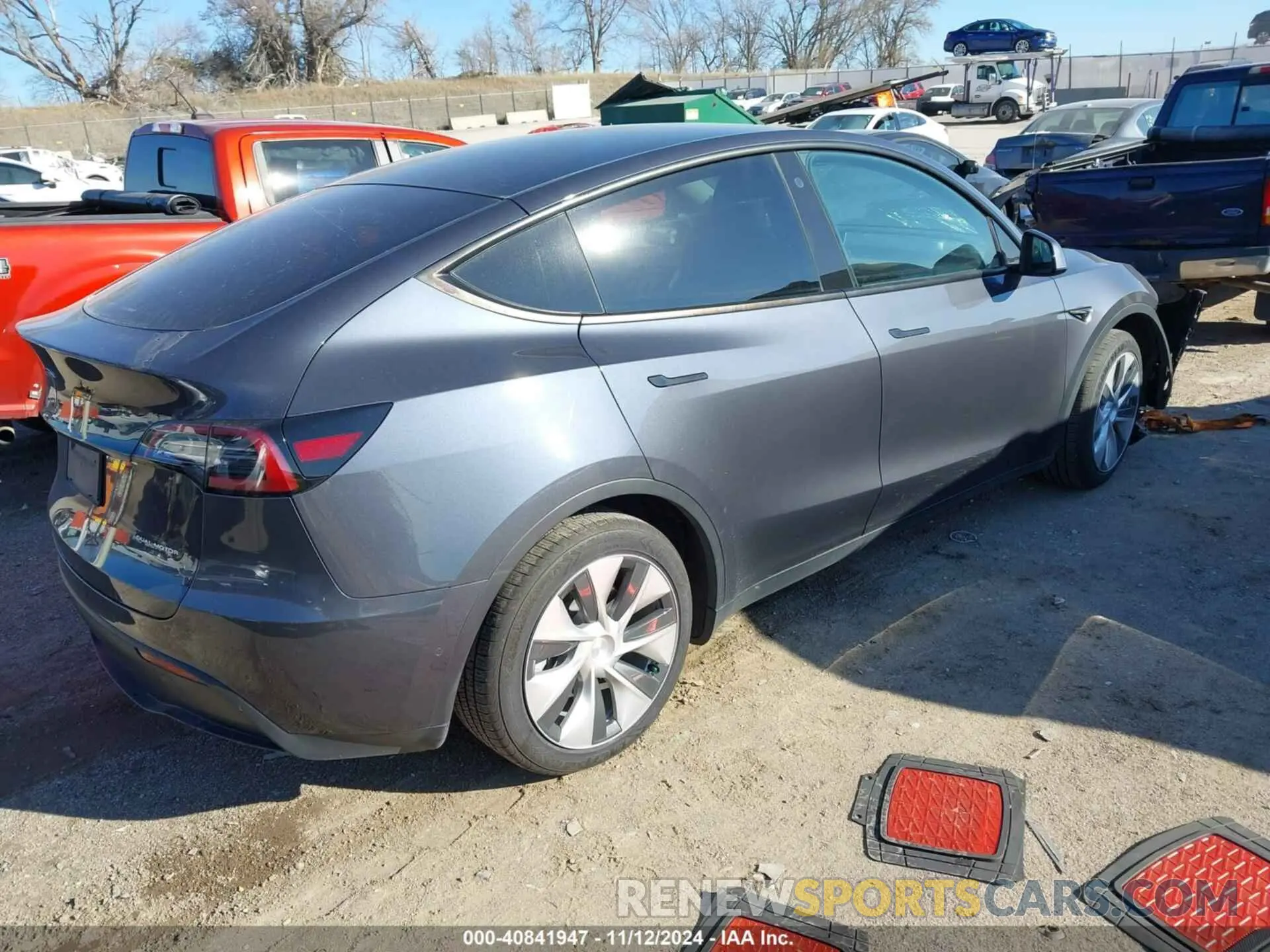 4 Photograph of a damaged car 7SAYGAEE9NF398040 TESLA MODEL Y 2022