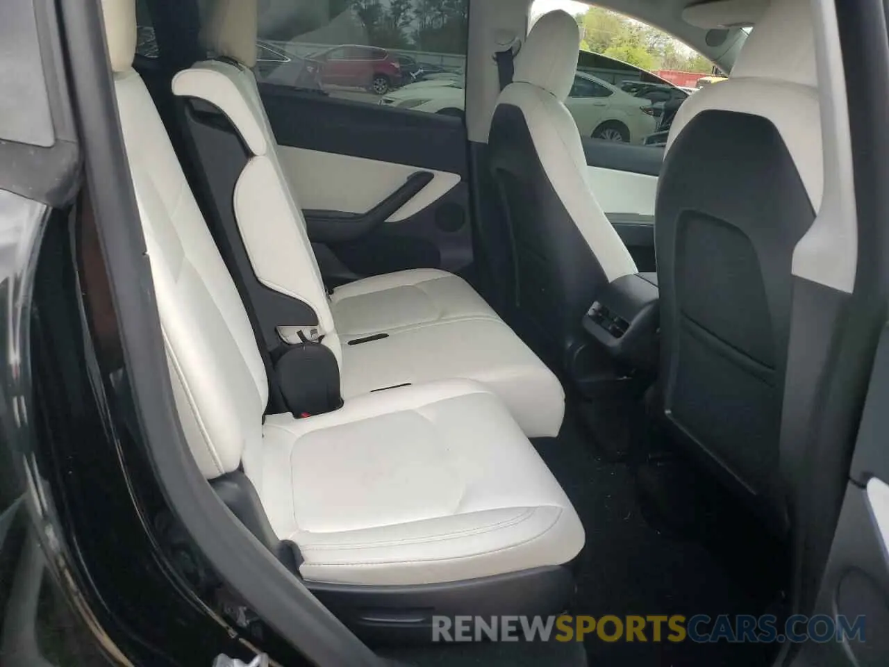 11 Photograph of a damaged car 7SAYGAEE9NF468927 TESLA MODEL Y 2022