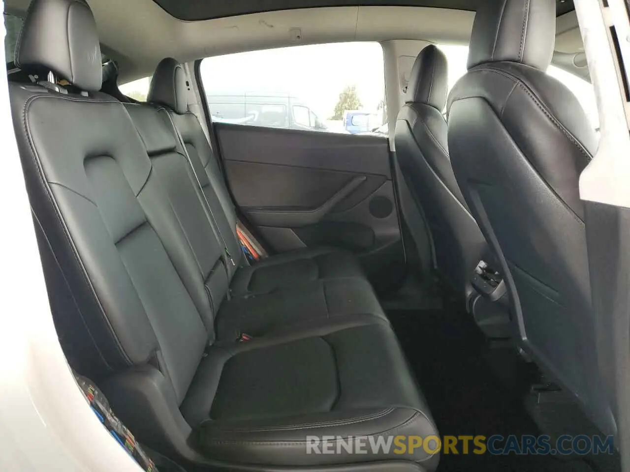 11 Photograph of a damaged car 7SAYGAEE9NF493262 TESLA MODEL Y 2022