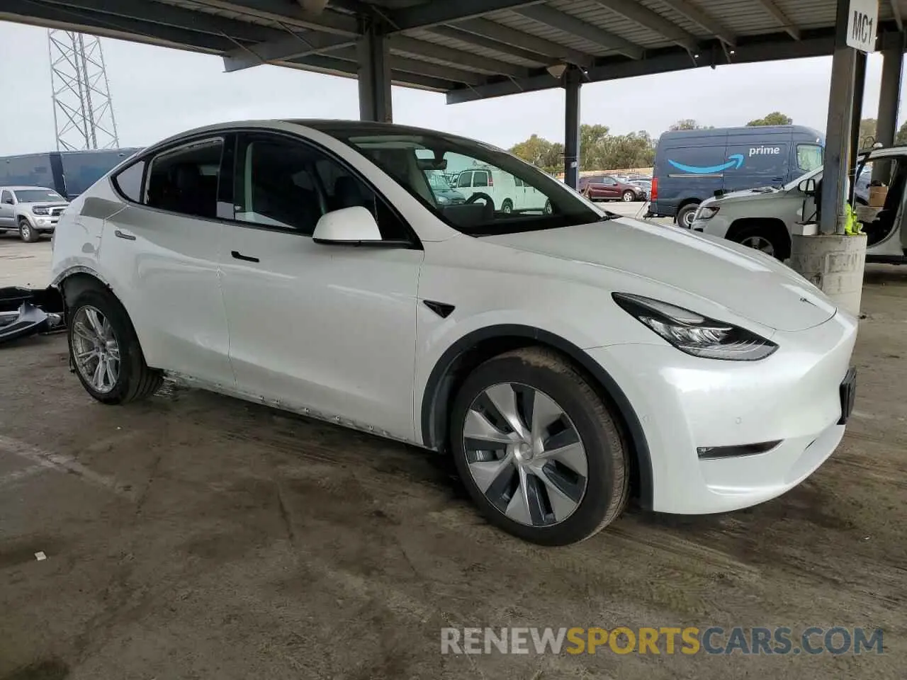 4 Photograph of a damaged car 7SAYGAEE9NF493262 TESLA MODEL Y 2022