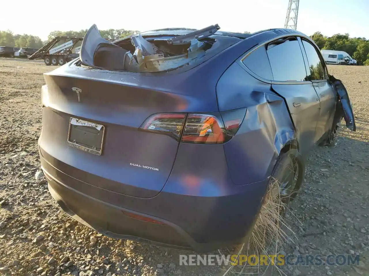 4 Photograph of a damaged car 7SAYGAEE9NF514949 TESLA MODEL Y 2022