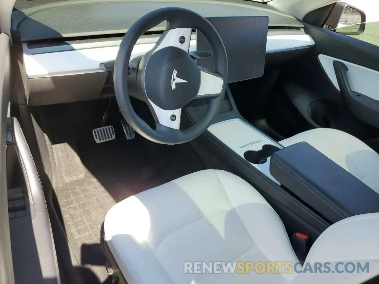 8 Photograph of a damaged car 7SAYGAEEXNF326814 TESLA MODEL Y 2022