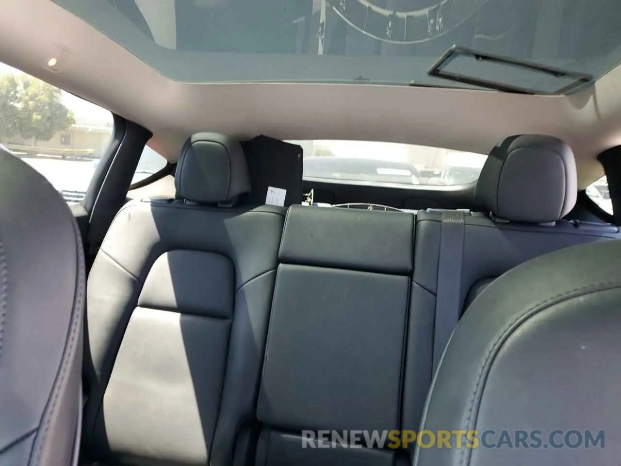 10 Photograph of a damaged car 7SAYGAEEXNF343208 TESLA MODEL Y 2022