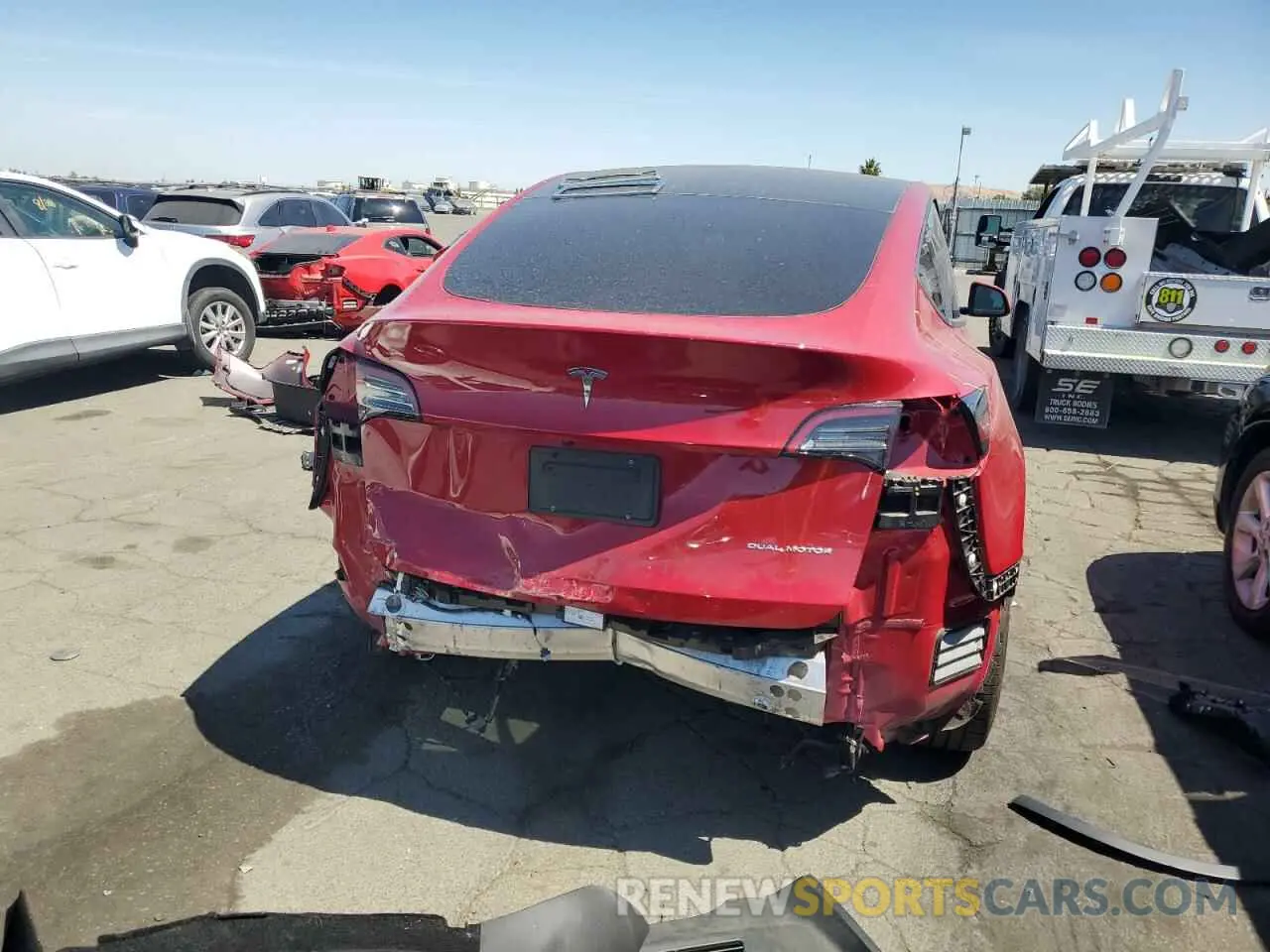 6 Photograph of a damaged car 7SAYGAEEXNF343208 TESLA MODEL Y 2022