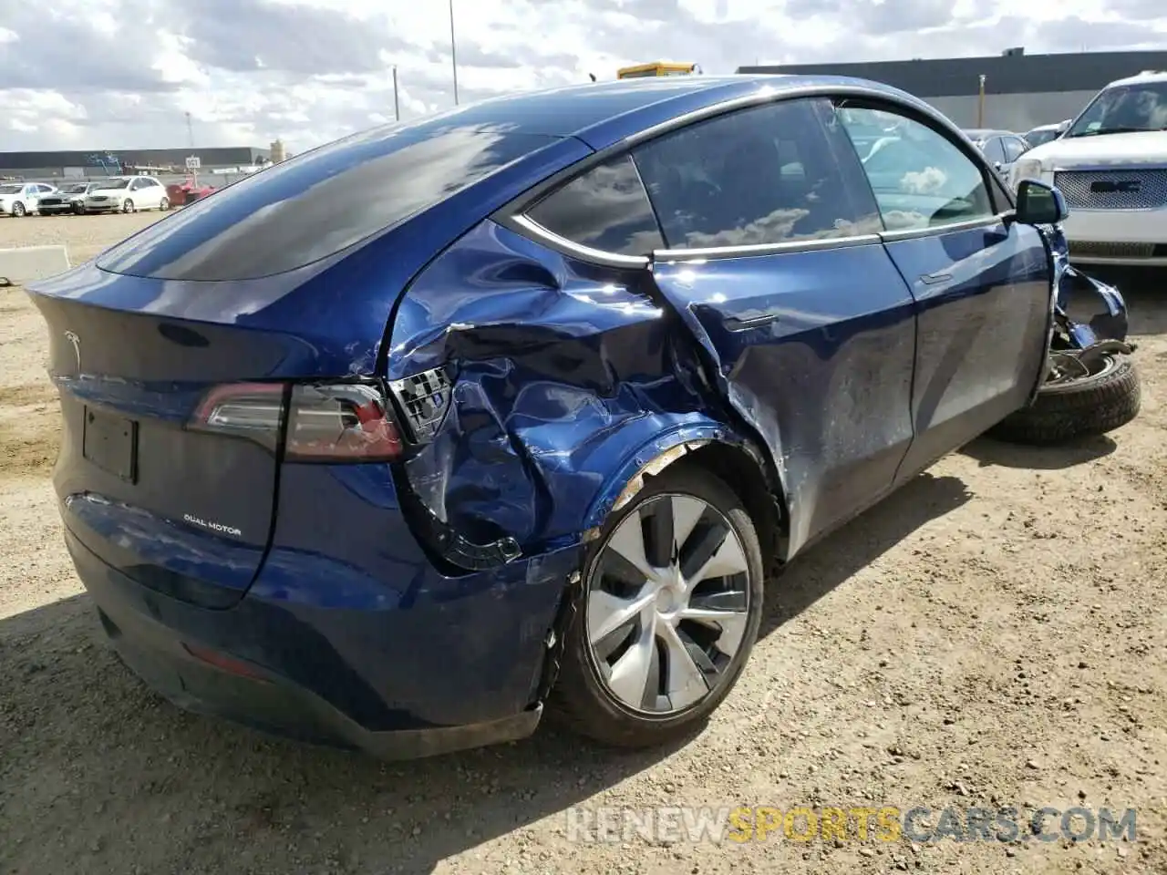 4 Photograph of a damaged car 7SAYGAEEXNF348022 TESLA MODEL Y 2022